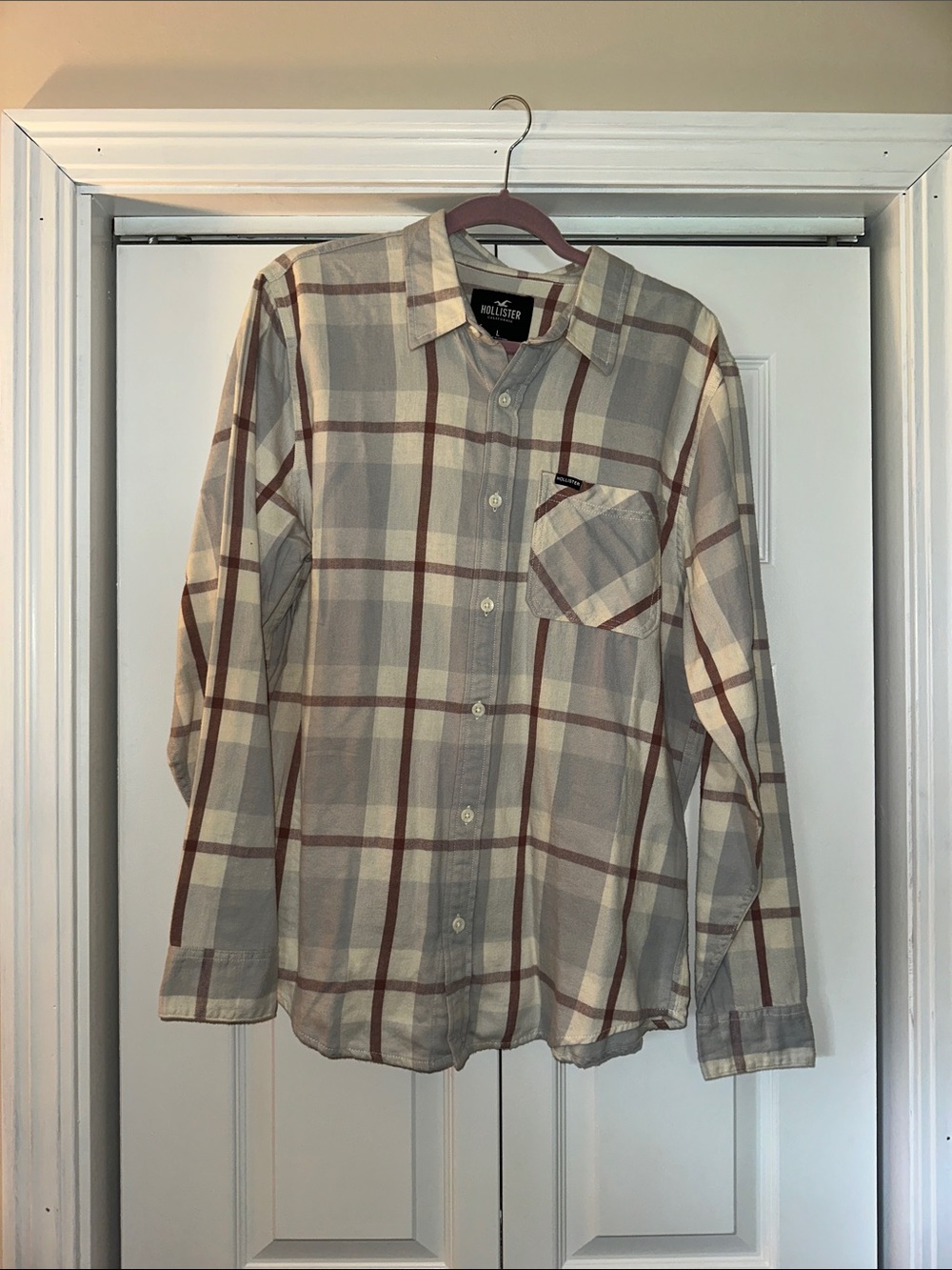 Hollister Men's Beige Plaid Button-Down Shirt